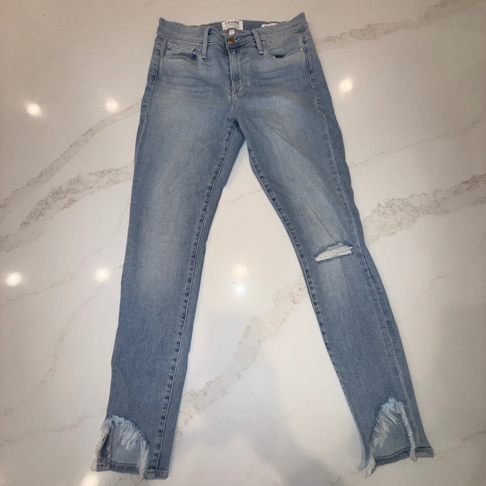 Frame Denim Le Skinny de Jeanne Scampi Light Wash Distressed Frayed Hem Jeans 28